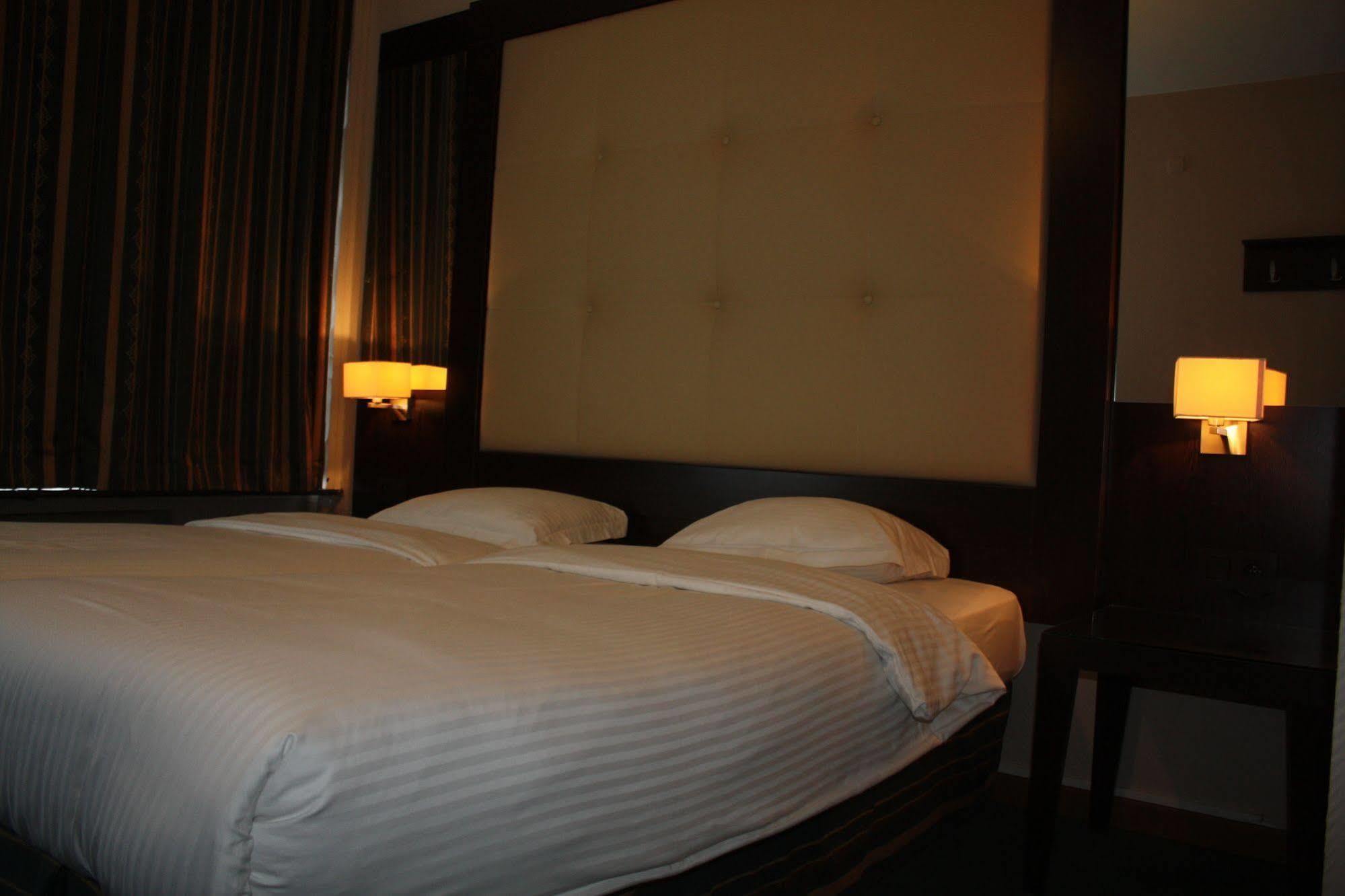Hotel Plasky Schaerbeek Eksteriør billede