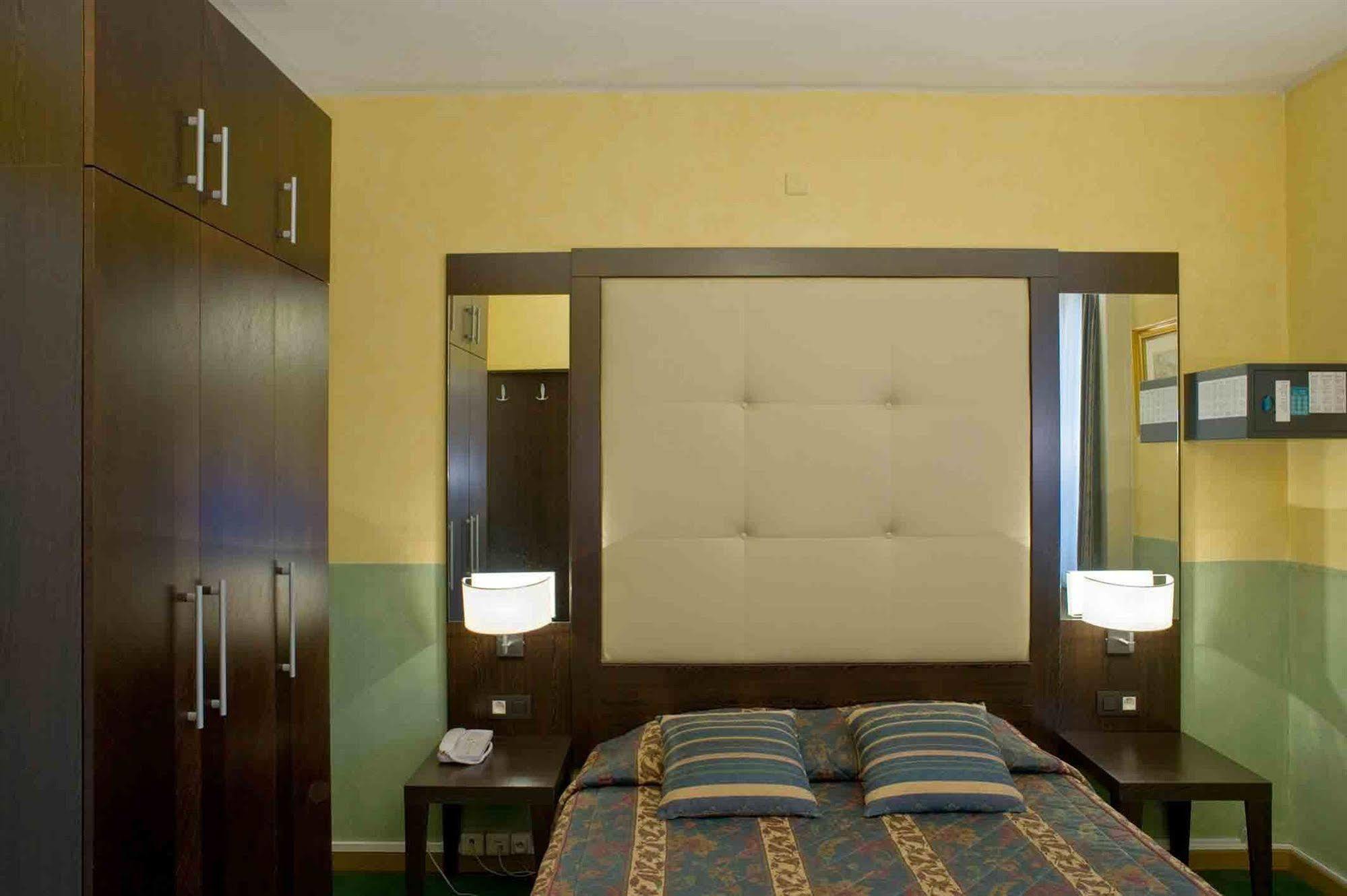 Hotel Plasky Schaerbeek Eksteriør billede