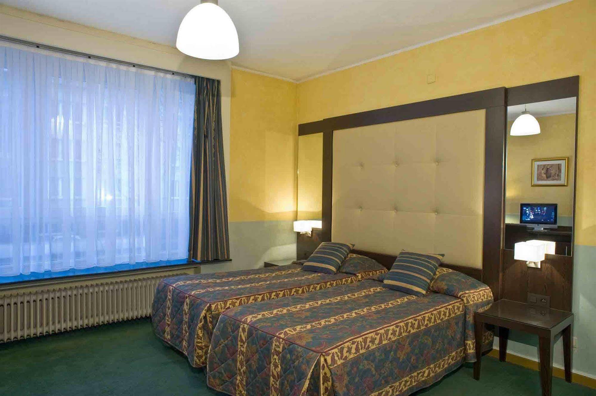 Hotel Plasky Schaerbeek Eksteriør billede